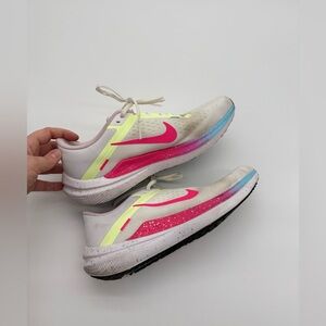 Women’s Nike Air Winflo 10 Road Running Athletic Shoe Sz 9.5 White Pink Blue